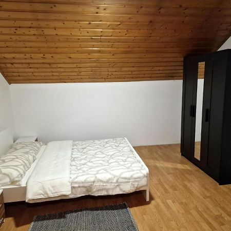 Апартаменты Kiki Privatne Sobe, Zagreb Airport Велика-Горица Экстерьер фото
