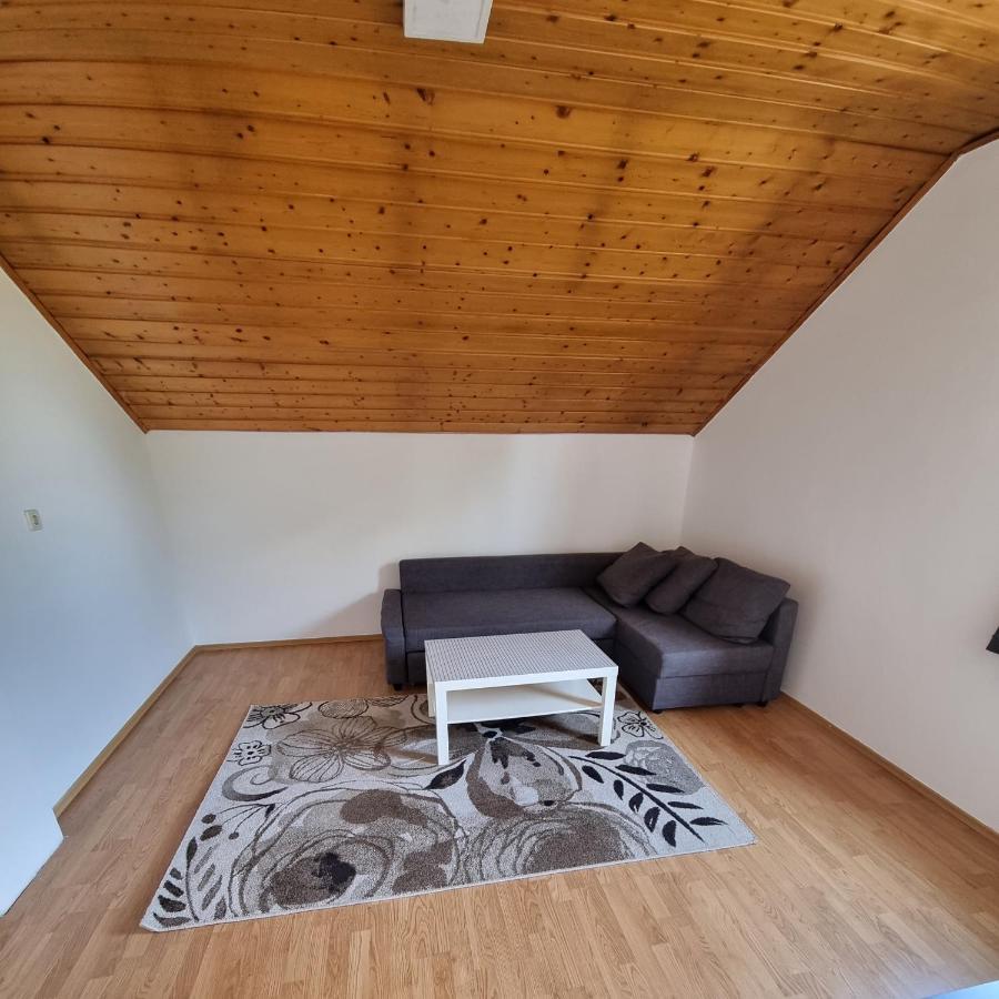 Апартаменты Kiki Privatne Sobe, Zagreb Airport Велика-Горица Экстерьер фото